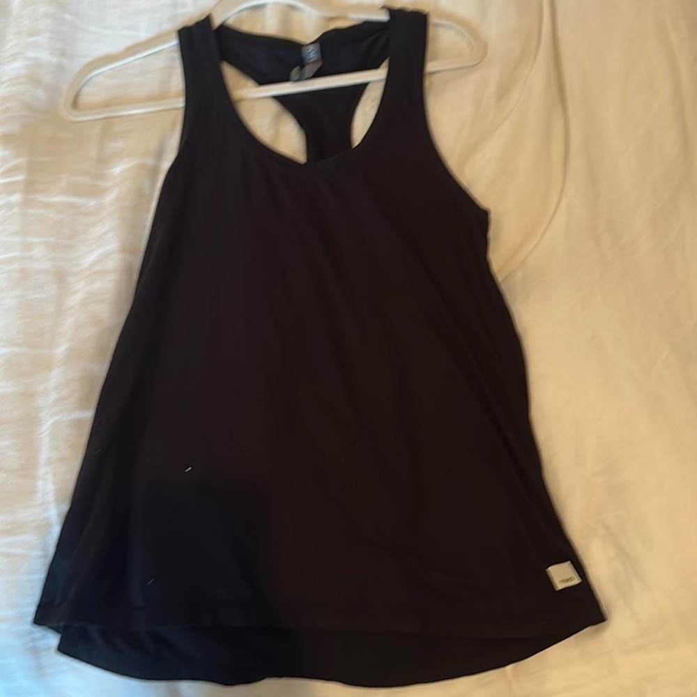 Black Vuori razed back tank